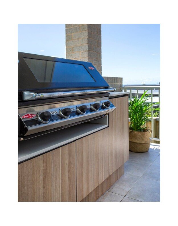 Įmontuojamas dujinis 4 degiklių grilis BeefEater S3000E